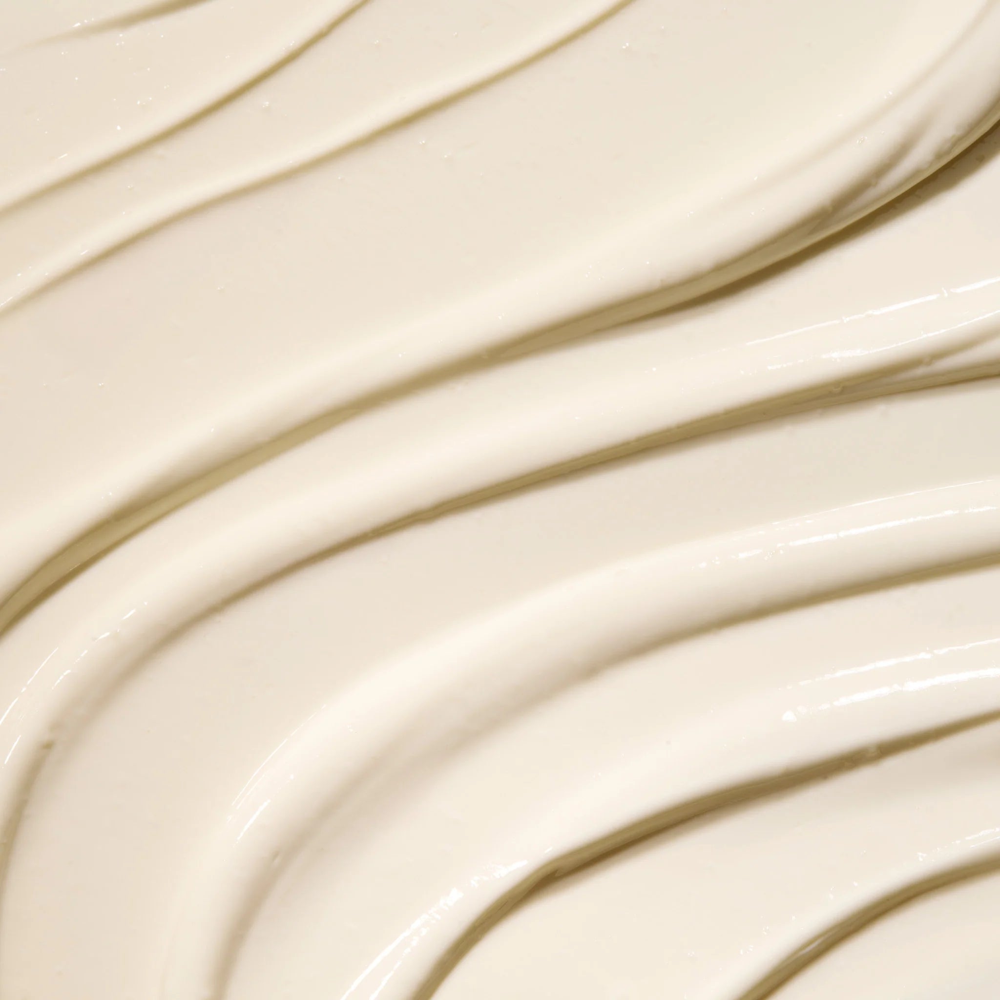 The Body Shop Skin Defence Body Protector LSF50 150 ml