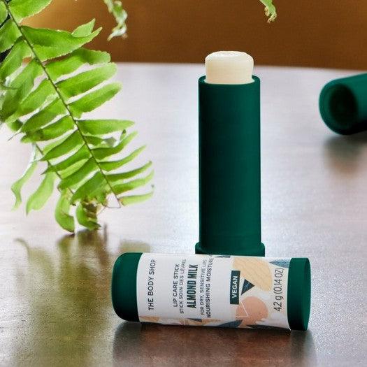 The Body Shop Almond Milk Lippenbalsam 4,2 g Mandel