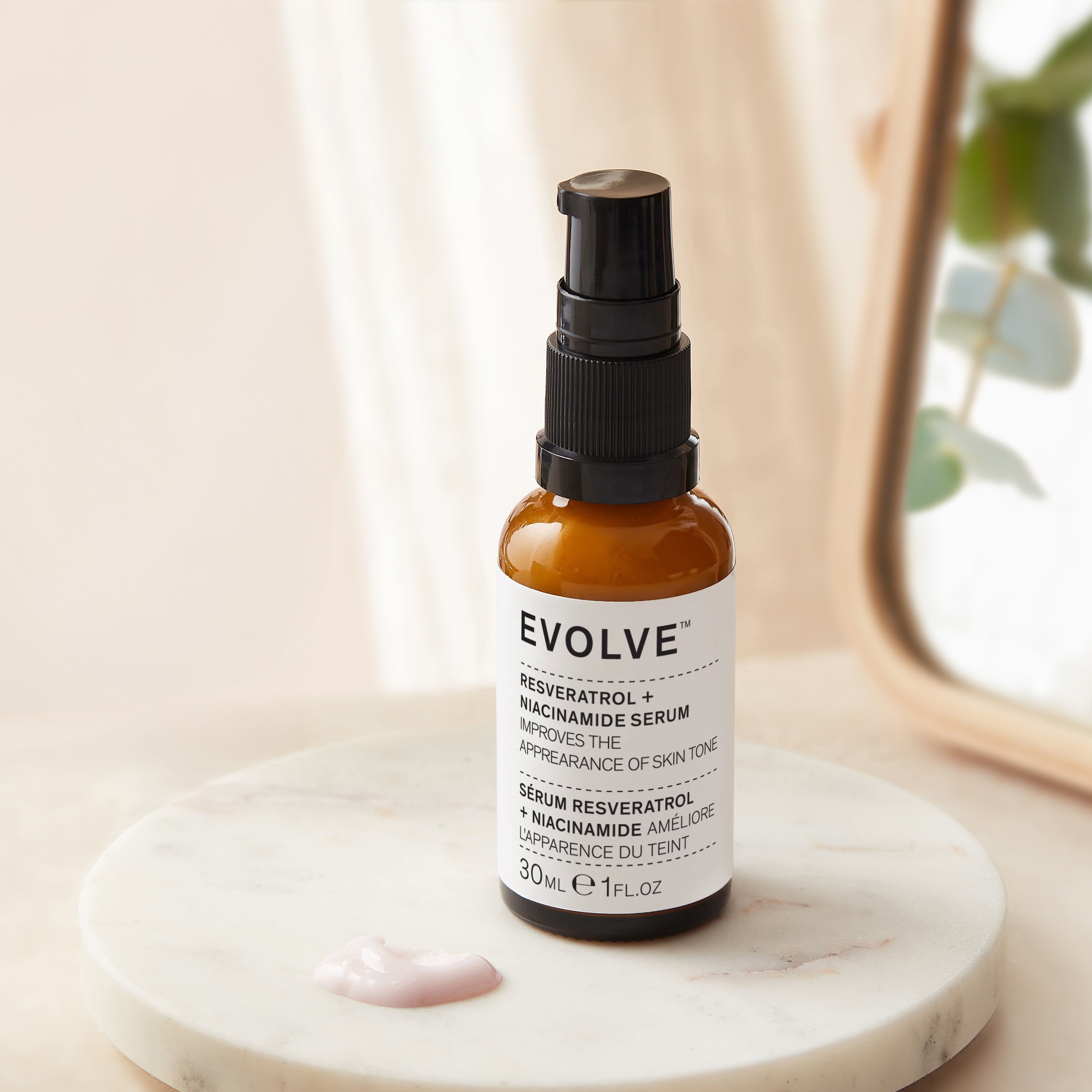 Evolve Organic Beauty Resveratrol + Niacinamide Gesichtsserum Pigmentflecken