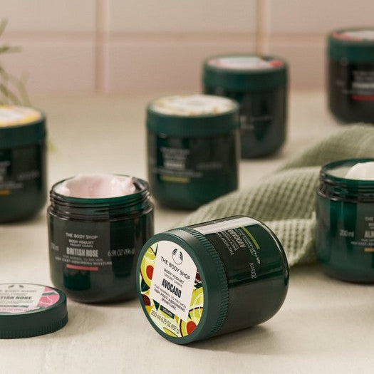 The Body Shop Strawberry Body Yogurt Körpercreme 200 ml Erdbeere