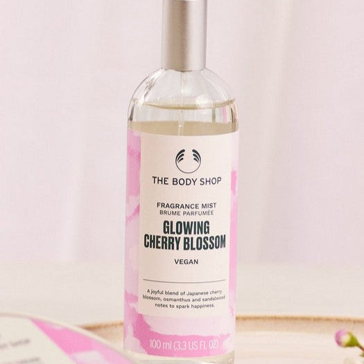 The Body Shop Glowing Cherry Blossom Bodyspray 100 ml blumig